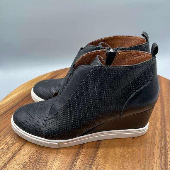 Linea Paolo Felicia Boots Womens 8 M Black Hidden Wedge Ankle Casual Bootie Zip - Picture 3 of 9